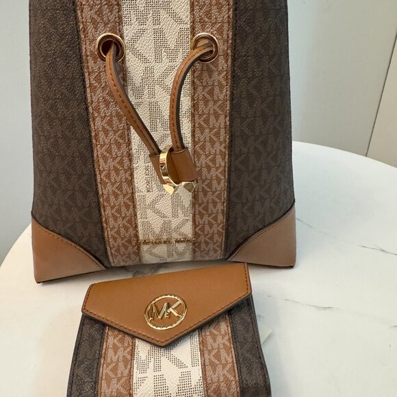 Michael Kors Bag - Picture 1 of 3